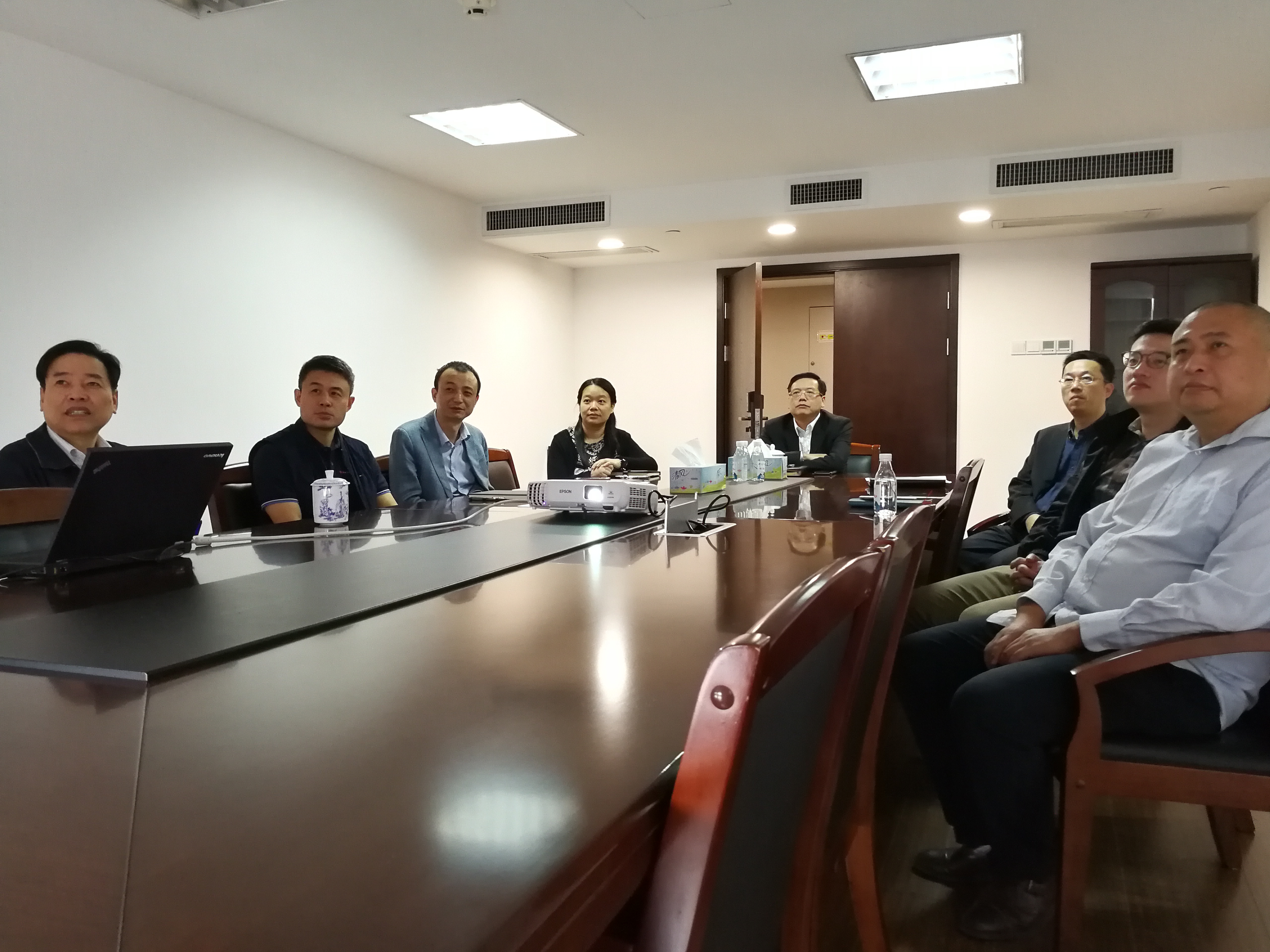 喜迎十九大 勇闯中大金石新转型路
