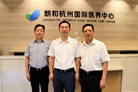 妙手仁医驻朗和，杏林蔚蔚方回春