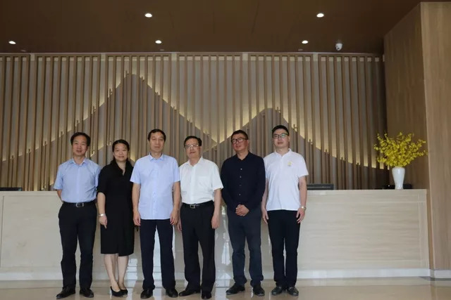 浙江省委老干部局副局长诸春华一行考察朗颐