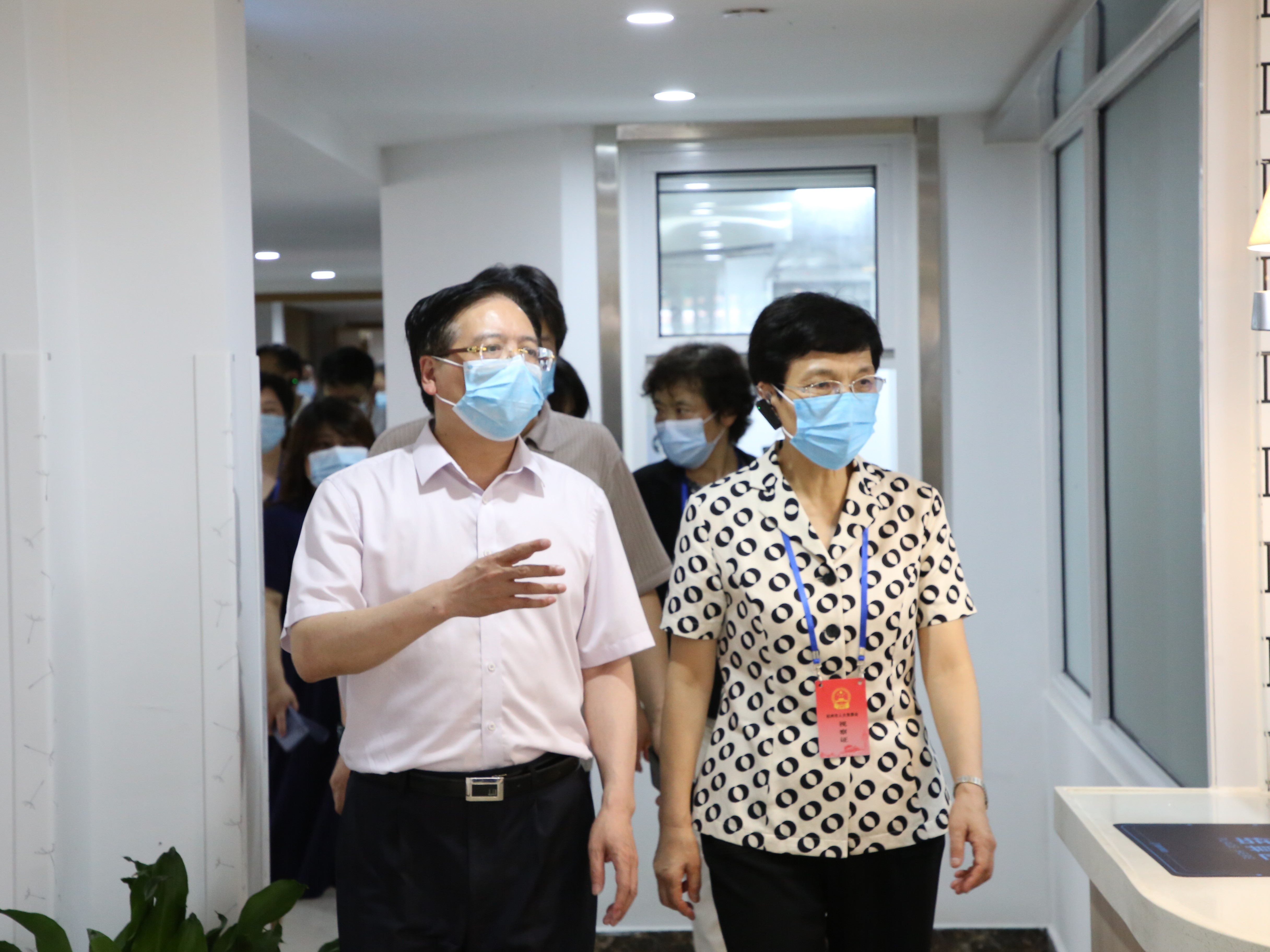 杭州市人大常委会主任于跃敏一行视察中大朗颐（北景园）