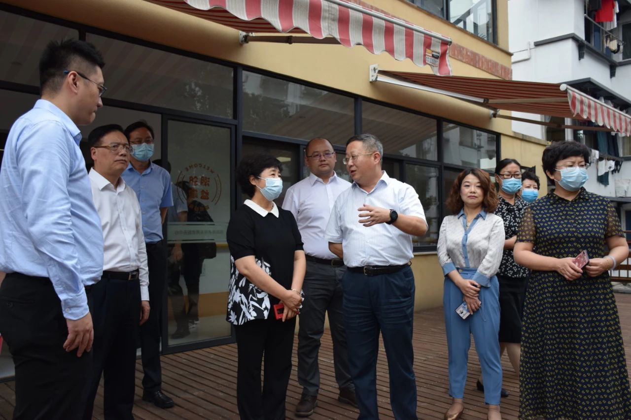 内蒙古自治区民政厅陈洁厅长一行莅临中大金石考察指导养老工作