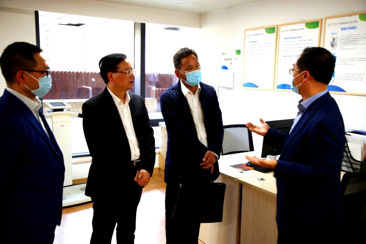 浙江省政府副秘书长徐晓光一行走访朗和国际医养中心